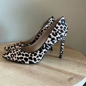 Nine West Cheetah print pumps